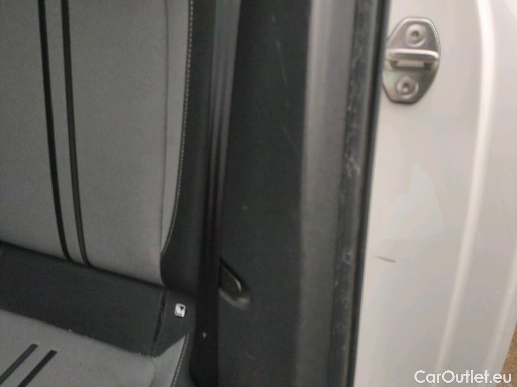  Land Rover  Discovery SEAT Nuevo León / 2020 / 5P / berlina con portón 2.0 TDI 110kW DSG-7 Style Go(SP) #24