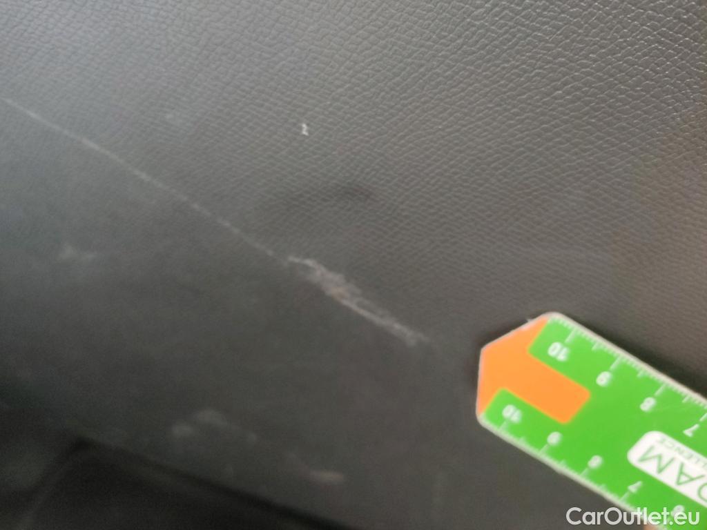  Land Rover  Discovery SEAT Nuevo León / 2020 / 5P / berlina con portón 2.0 TDI 110kW DSG-7 Style Go(SP) #31