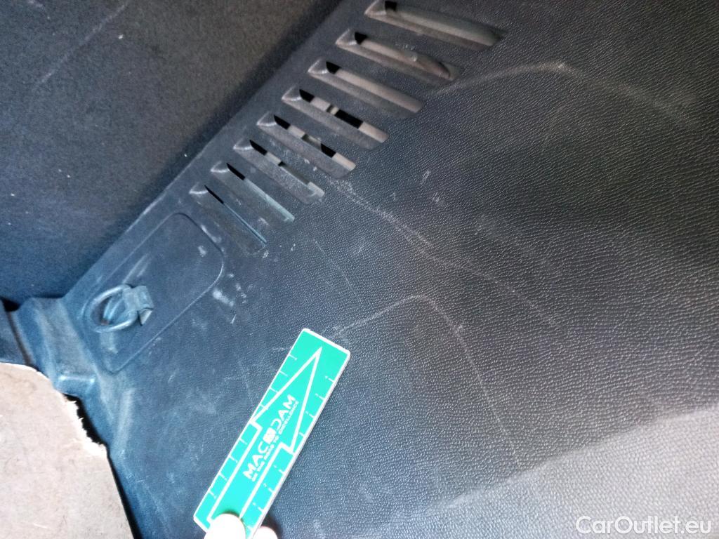  Peugeot  3008 PEUGEOT  / 2020 / 5P / 1.5 BlueHDi 96kW (130CV) S&S Active Pack #15