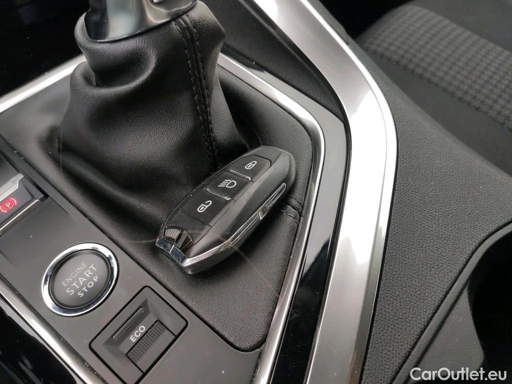  Peugeot  3008 PEUGEOT  / 2020 / 5P / todoterreno 1.5 BlueHDi 96kW (130CV) S&S Active Pack (AC3) #1