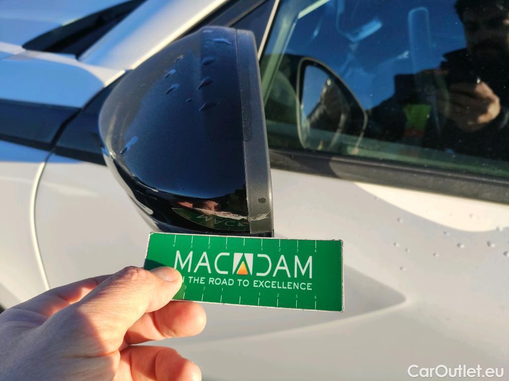  Peugeot  2008 PEUGEOT  / 2019 / 5P / todoterreno Allure BlueHDI 81kW (110CV) #13