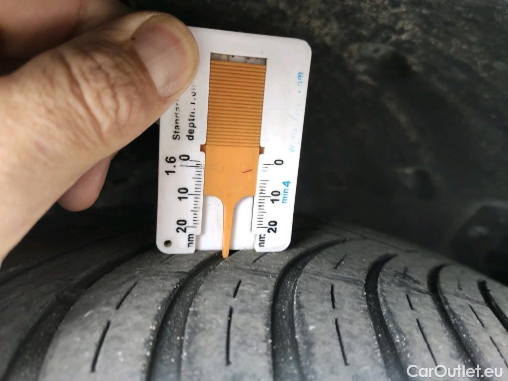  Peugeot  3008 PEUGEOT  / 2020 / 5P / todoterreno 1.5 BlueHDi 96kW (130CV) S&S Active Pack (AC3) #12