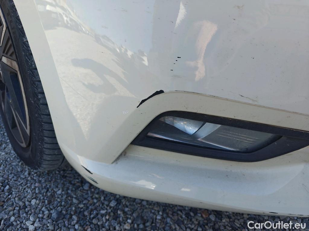  Nissan  Micra NISSAN  / 2017 / 5P / berlina con portón IG-T 68 kW (92 CV) E6D-F Acenta #26