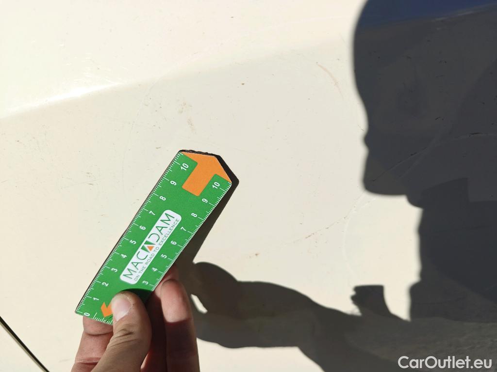  Nissan  Micra NISSAN  / 2017 / 5P / berlina con portón IG-T 68 kW (92 CV) E6D-F Acenta #31