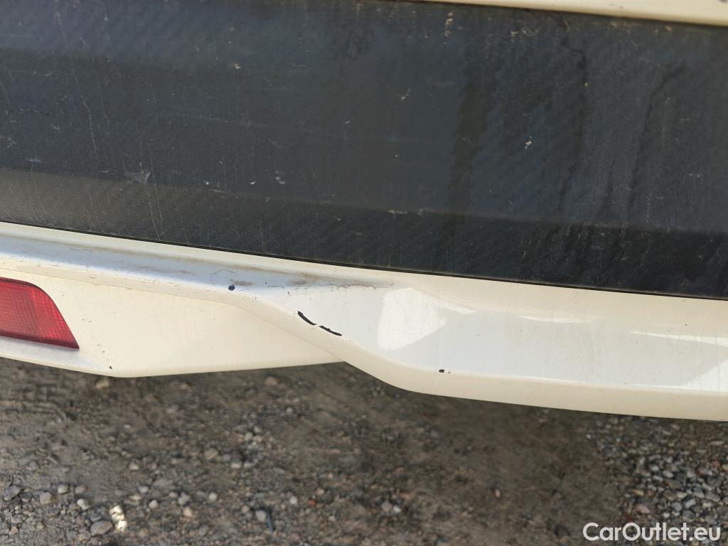  Nissan  Micra NISSAN  / 2017 / 5P / berlina con portón IG-T 68 kW (92 CV) E6D-F Acenta #22