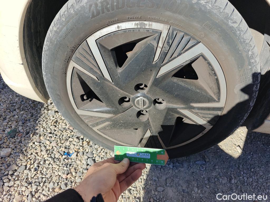  Nissan  Micra NISSAN  / 2017 / 5P / berlina con portón IG-T 68 kW (92 CV) E6D-F Acenta #33