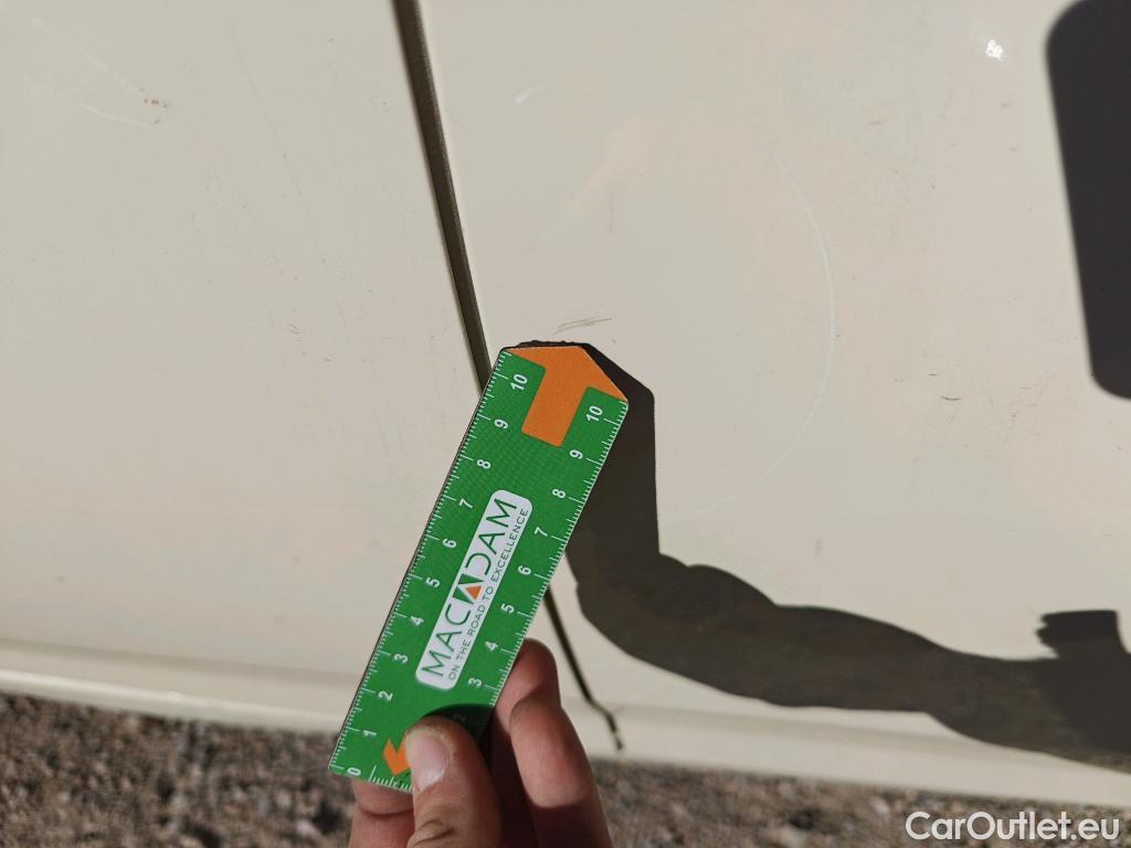  Nissan  Micra NISSAN  / 2017 / 5P / berlina con portón IG-T 68 kW (92 CV) E6D-F Acenta #32