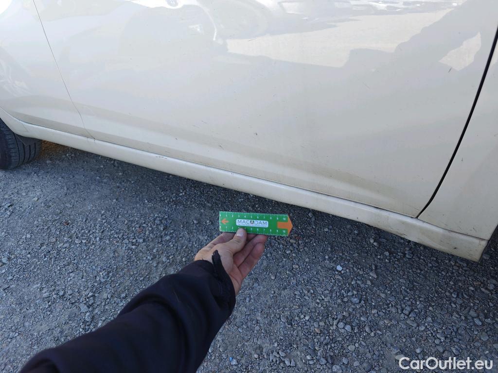  Nissan  Micra NISSAN  / 2017 / 5P / berlina con portón IG-T 68 kW (92 CV) E6D-F Acenta #10