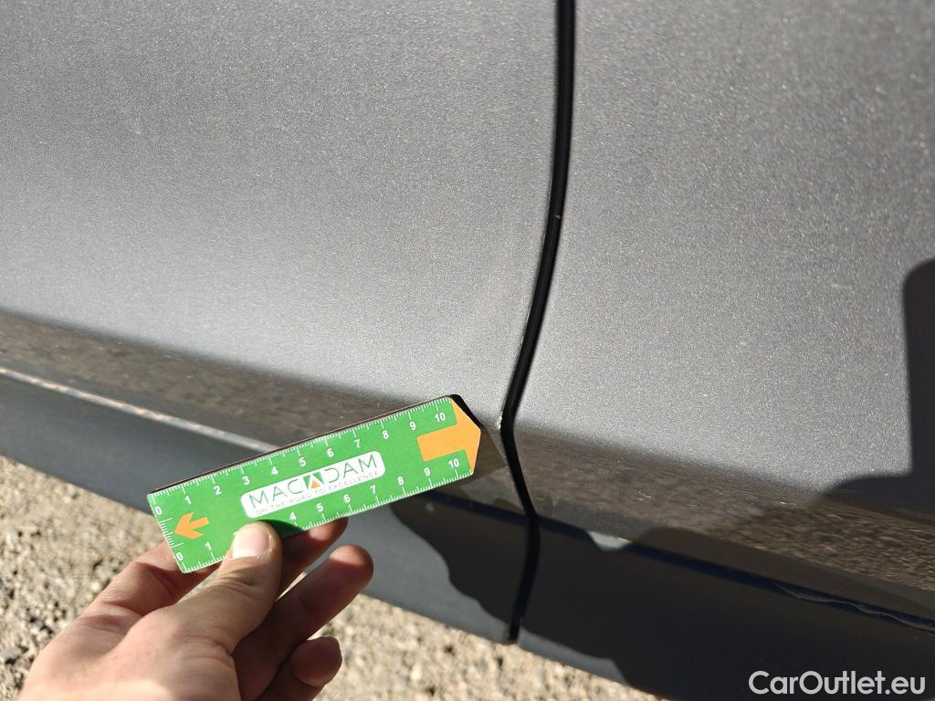  Land Rover  Discovery LAND ROVER  Sport / 2019 / 5P / todoterreno 2.0D eD4 150 PS FWD Manual Standard #8