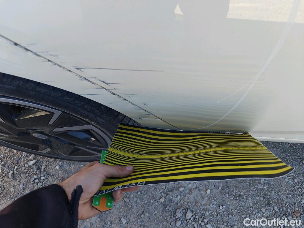  Nissan  Micra NISSAN  / 2017 / 5P / berlina con portón IG-T 68 kW (92 CV) E6D-F Acenta #9