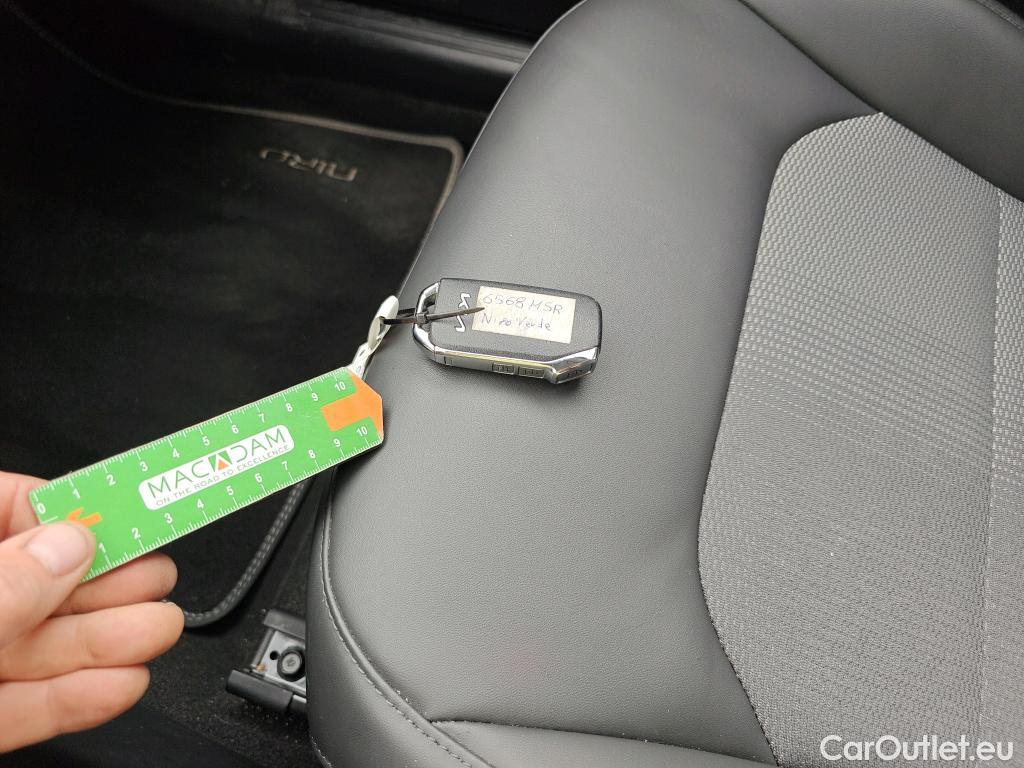  KIA  Niro KIA  / 2022 / 5P / crossover 1.6 GDi HEV 104kW (141CV) Drive #1