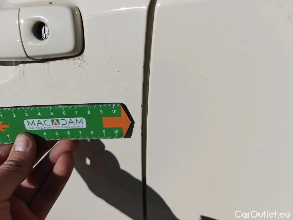  Nissan  Micra NISSAN  / 2017 / 5P / berlina con portón IG-T 68 kW (92 CV) E6D-F Acenta #38