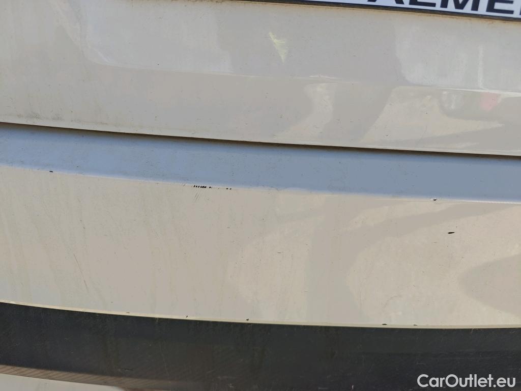  Nissan  Micra NISSAN  / 2017 / 5P / berlina con portón IG-T 68 kW (92 CV) E6D-F Acenta #21