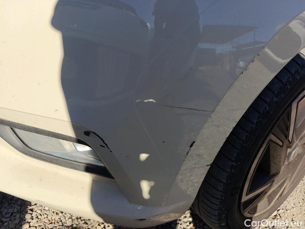  Nissan  Micra NISSAN  / 2017 / 5P / berlina con portón IG-T 68 kW (92 CV) E6D-F Acenta #29