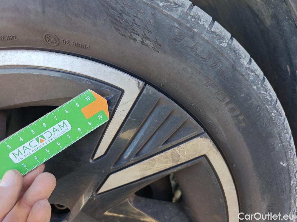  Nissan  Micra NISSAN  / 2017 / 5P / berlina con portón IG-T 68 kW (92 CV) E6D-F Acenta #48