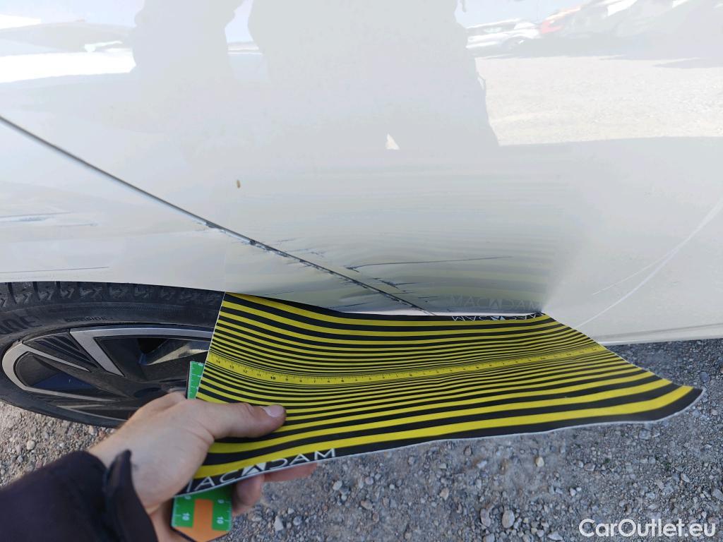  Nissan  Micra NISSAN  / 2017 / 5P / berlina con portón IG-T 68 kW (92 CV) E6D-F Acenta #8