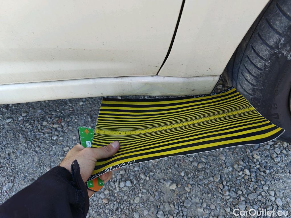  Nissan  Micra NISSAN  / 2017 / 5P / berlina con portón IG-T 68 kW (92 CV) E6D-F Acenta #11