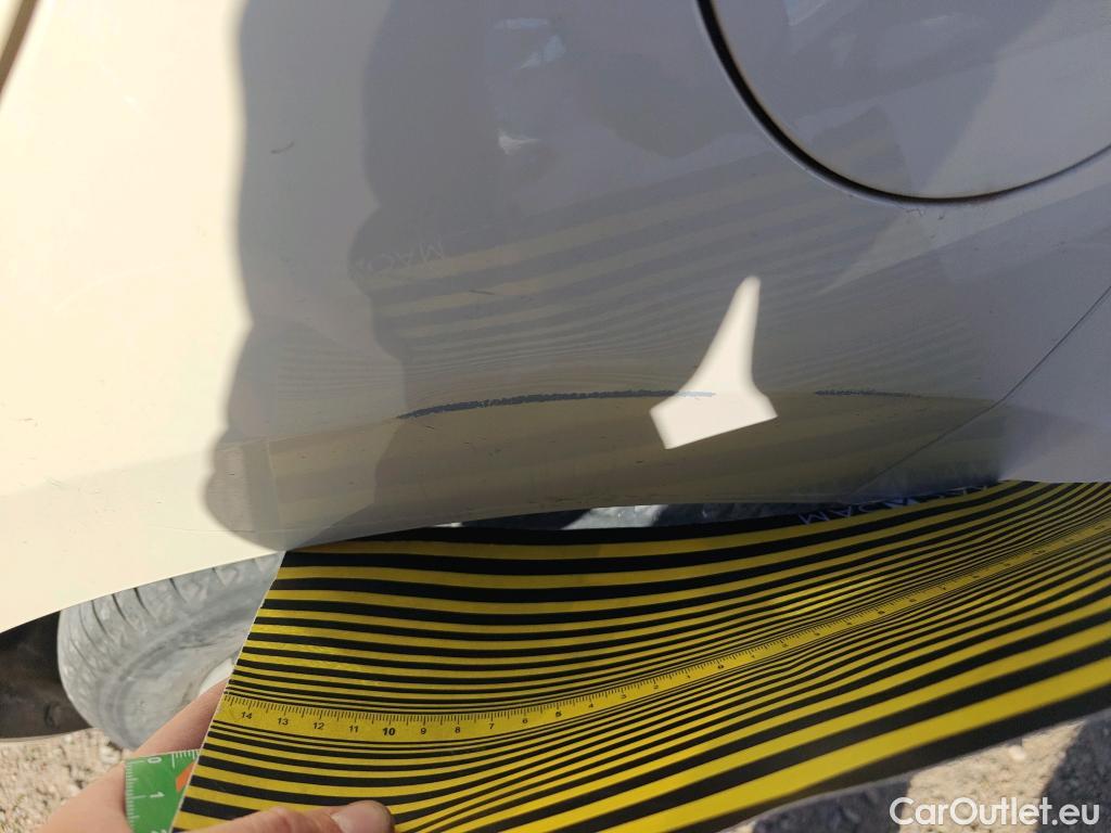  Nissan  Micra NISSAN  / 2017 / 5P / berlina con portón IG-T 68 kW (92 CV) E6D-F Acenta #13