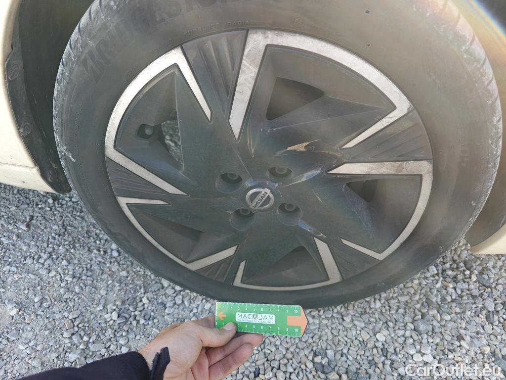  Nissan  Micra NISSAN  / 2017 / 5P / berlina con portón IG-T 68 kW (92 CV) E6D-F Acenta #47