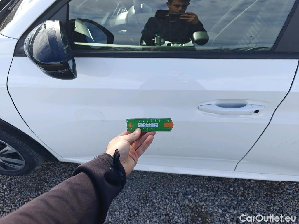  Peugeot  208 PEUGEOT e- / 2019 / 5P / berlina con portón Eléctrico Active #15