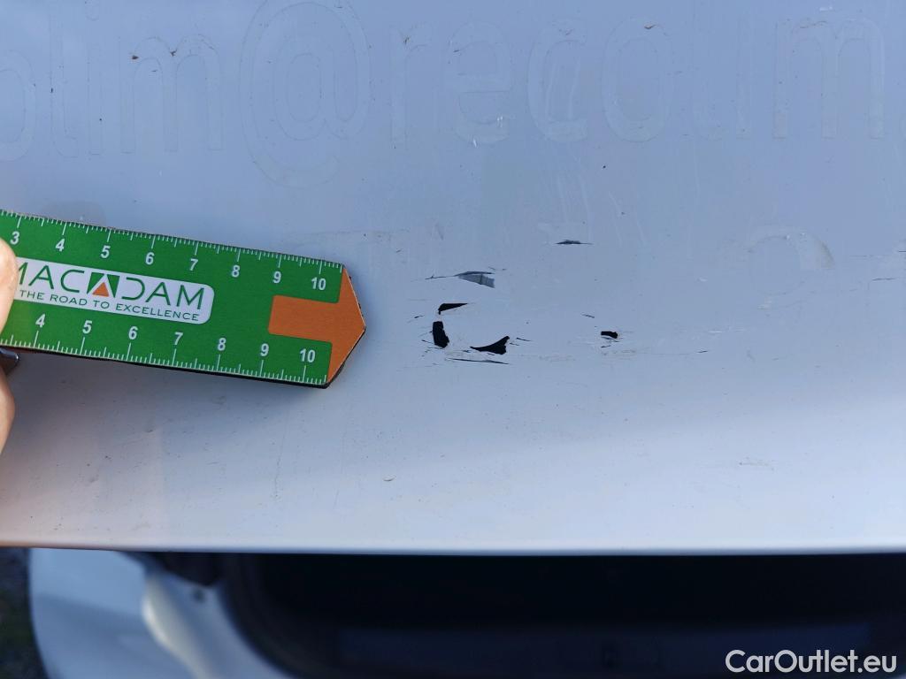  Peugeot  208 PEUGEOT e- / 2019 / 5P / berlina con portón Eléctrico Active #3