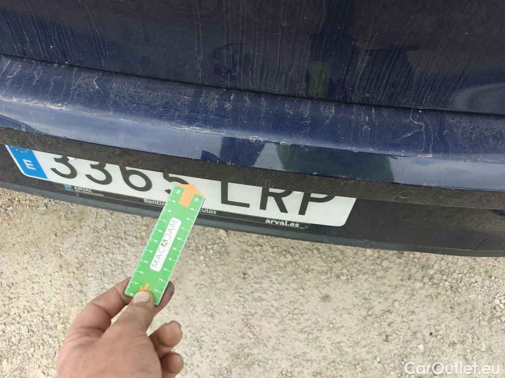  Volkswagen  Golf  VOLKSWAGEN / 2020 / 5P / berlina con portón Life 2.0 TDI 85kW (115CV) #16