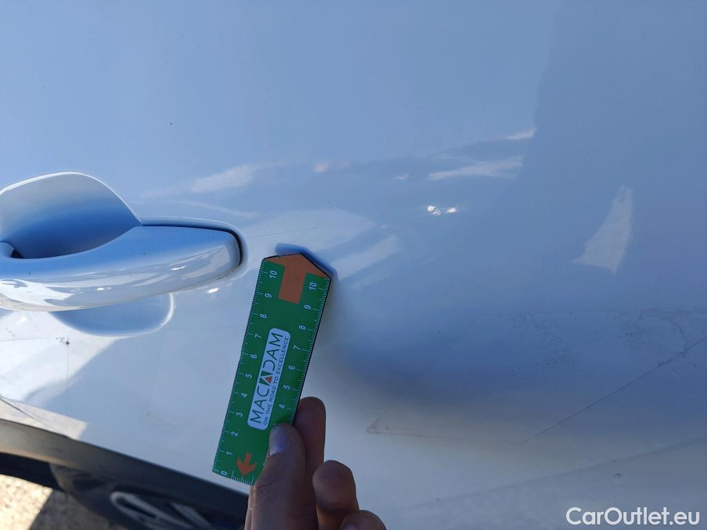  Peugeot  2008 PEUGEOT  / 2019 / 5P / todoterreno Active BlueHDI 81kW (110CV) #34