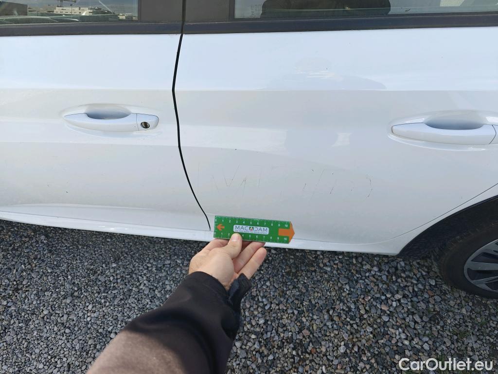  Peugeot  208 PEUGEOT e- / 2019 / 5P / berlina con portón Eléctrico Active #8