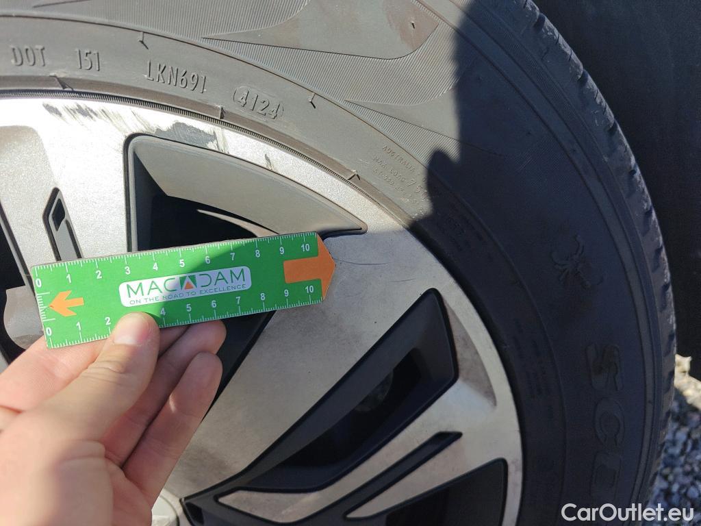  Peugeot  2008 PEUGEOT  / 2019 / 5P / todoterreno Active BlueHDI 81kW (110CV) #43