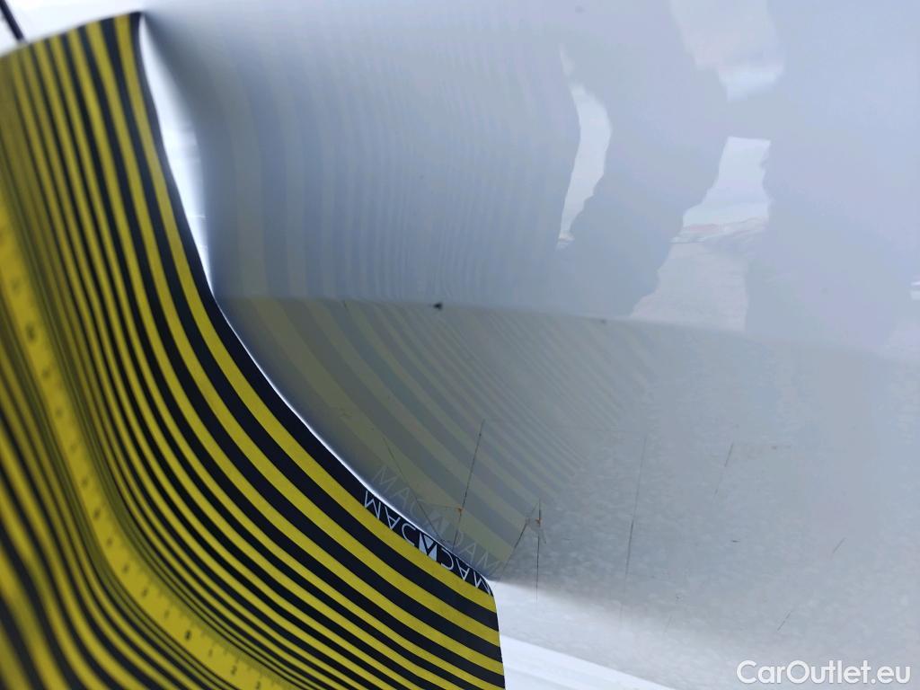  Peugeot  208 PEUGEOT e- / 2019 / 5P / berlina con portón Eléctrico Active #12