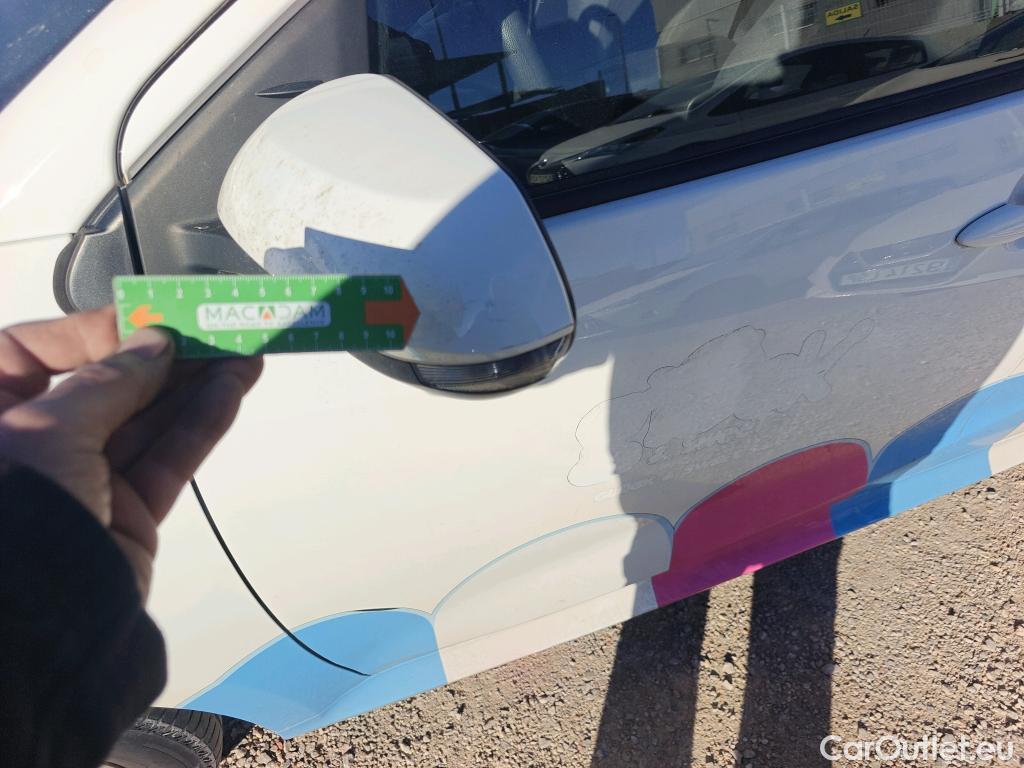  Toyota  Yaris TOYOTA  / 2020 / 5P / berlina con portón 1.5 120H Business Plus #21