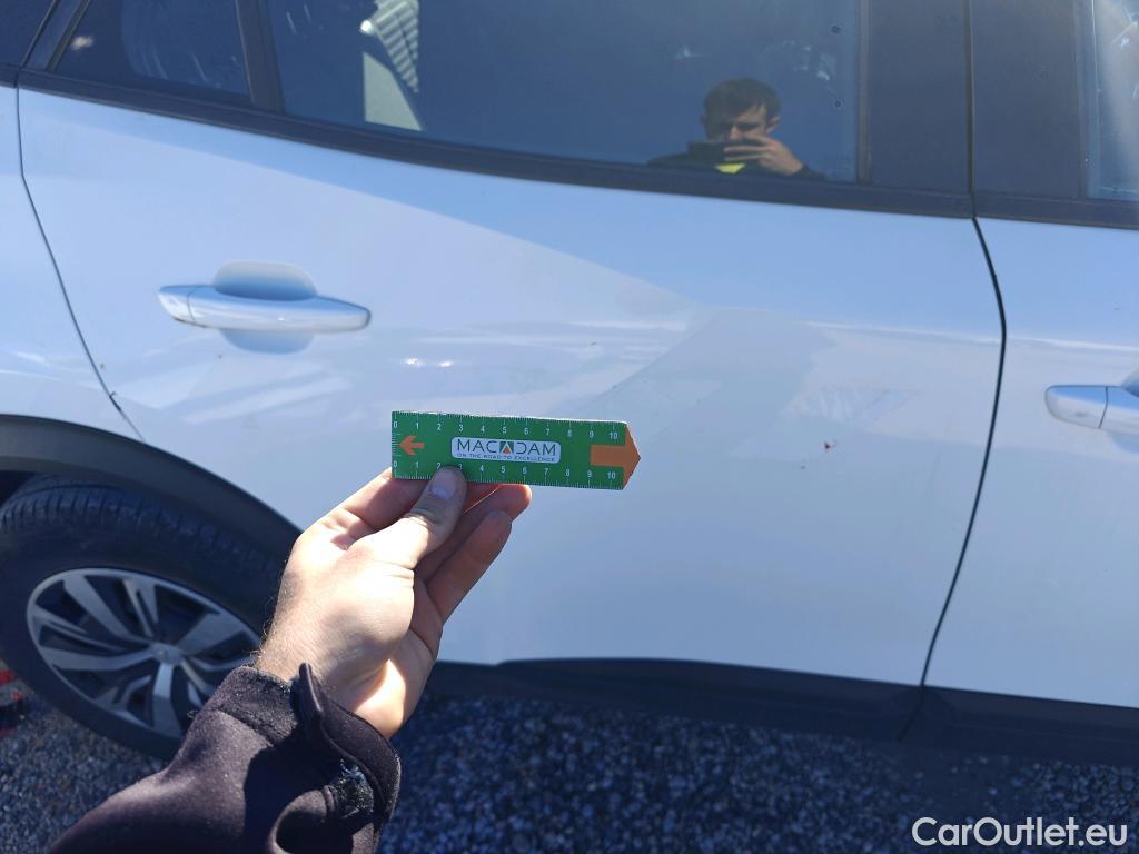  Peugeot  2008 PEUGEOT  / 2019 / 5P / todoterreno Active BlueHDI 81kW (110CV) #33