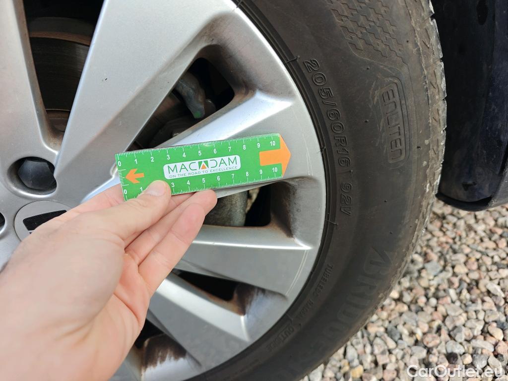  Seat  Arona SEAT  / 2017 / 5P / todoterreno 1.0 TSI 81kW (110CV) Style Plus (AC) #24