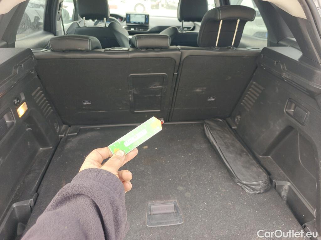  Peugeot  3008 PEUGEOT  / 2020 / 5P / todoterreno 1.5 BlueHDi 96kW (130CV) S&S Allure EAT8 #2