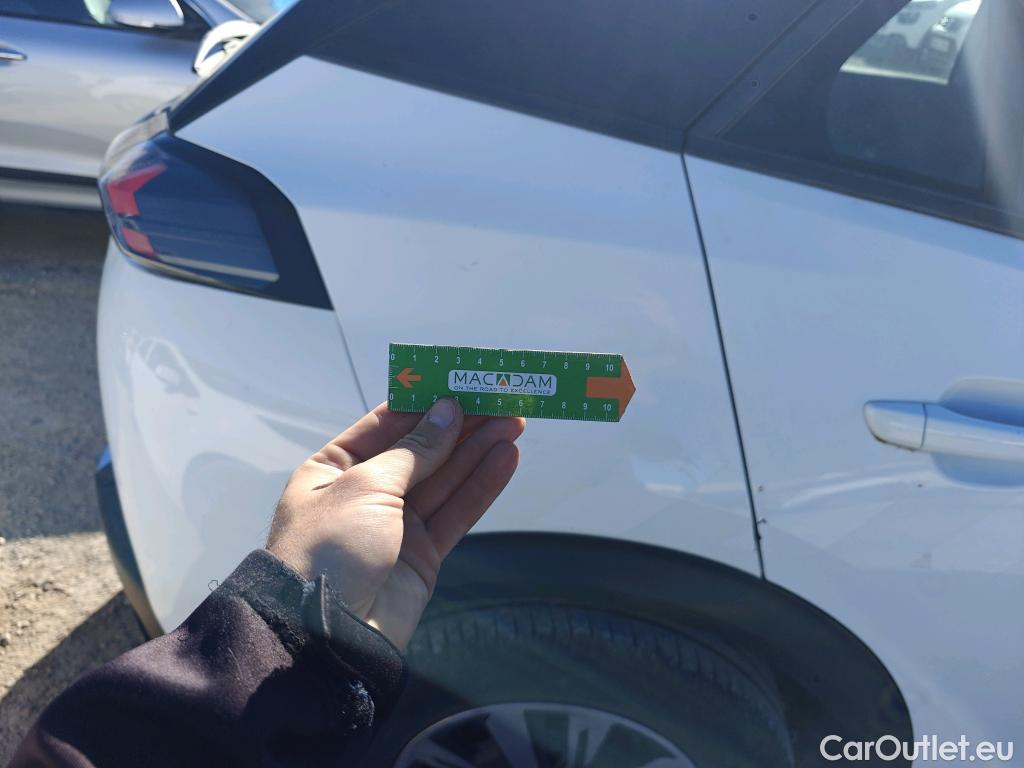  Peugeot  2008 PEUGEOT  / 2019 / 5P / todoterreno Active BlueHDI 81kW (110CV) #64