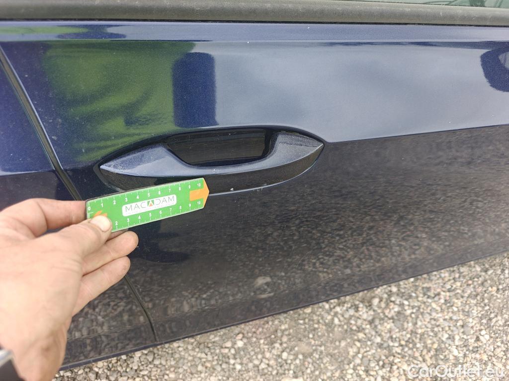  Volkswagen  Golf  VOLKSWAGEN / 2020 / 5P / berlina con portón Life 2.0 TDI 85kW (115CV) #24