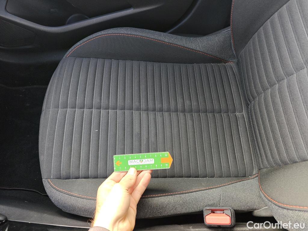  Peugeot  208 PEUGEOT e- / 2019 / 5P / berlina con portón Eléctrico Active #9