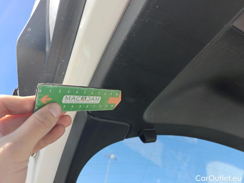  Peugeot  2008 PEUGEOT  / 2019 / 5P / todoterreno Active BlueHDI 81kW (110CV) #24