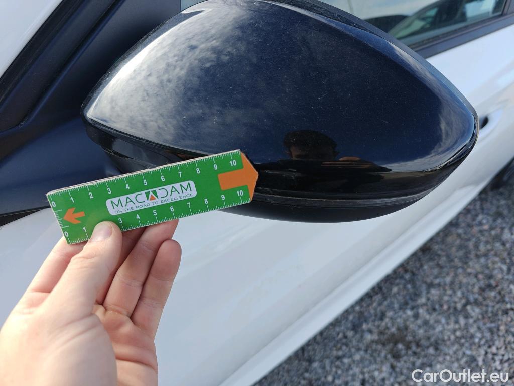  Peugeot  208 PEUGEOT e- / 2019 / 5P / berlina con portón Eléctrico Active #54