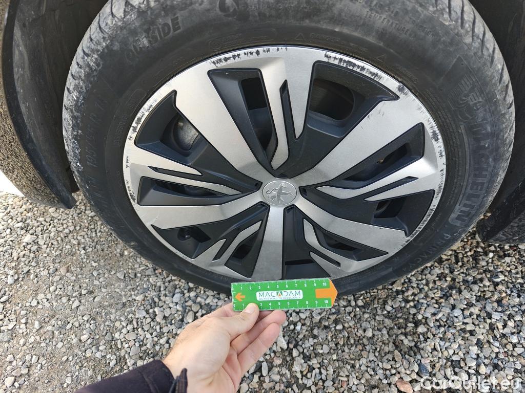  Peugeot  208 PEUGEOT e- / 2019 / 5P / berlina con portón Eléctrico Active #48