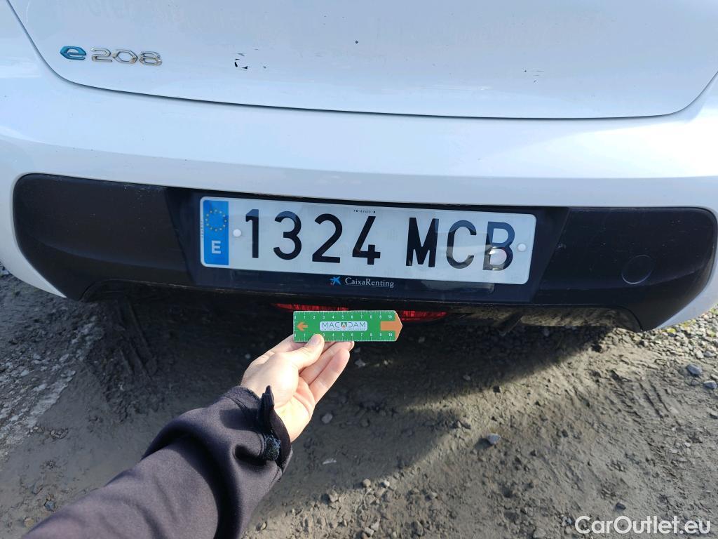  Peugeot  208 PEUGEOT e- / 2019 / 5P / berlina con portón Eléctrico Active #57
