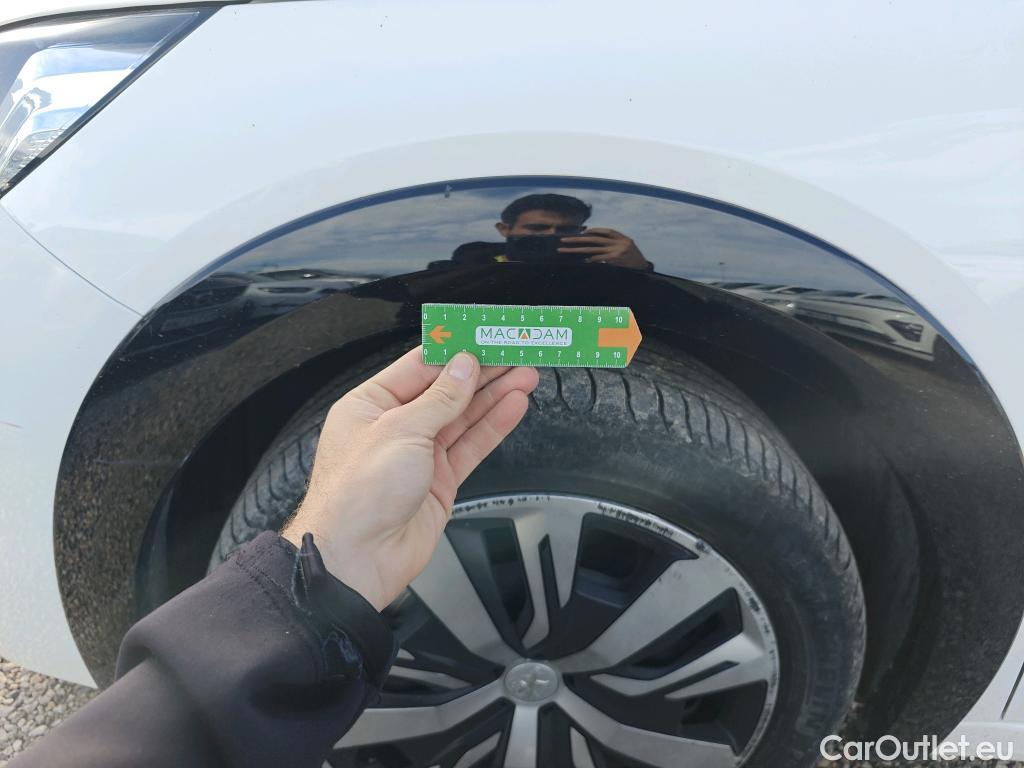  Peugeot  208 PEUGEOT e- / 2019 / 5P / berlina con portón Eléctrico Active #49