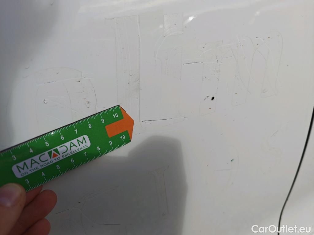  Peugeot  208 PEUGEOT e- / 2019 / 5P / berlina con portón Eléctrico Active #32