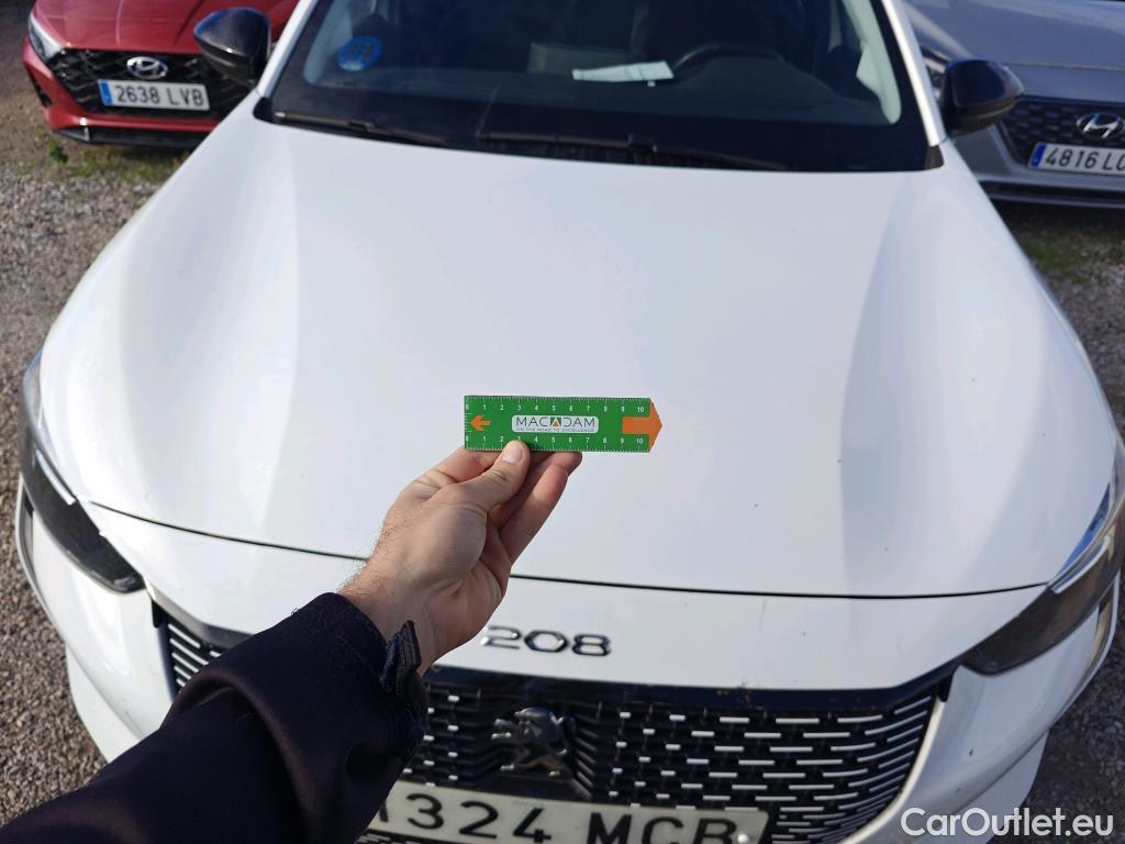  Peugeot  208 PEUGEOT e- / 2019 / 5P / berlina con portón Eléctrico Active #4