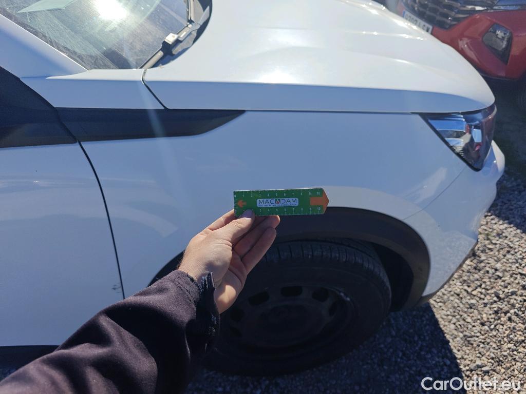  Peugeot  2008 PEUGEOT  / 2019 / 5P / todoterreno Active BlueHDI 81kW (110CV) #57