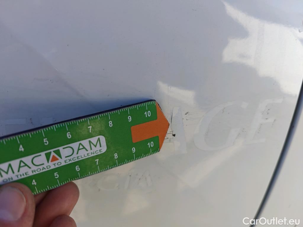  Peugeot  2008 PEUGEOT  / 2019 / 5P / todoterreno Active BlueHDI 81kW (110CV) #53