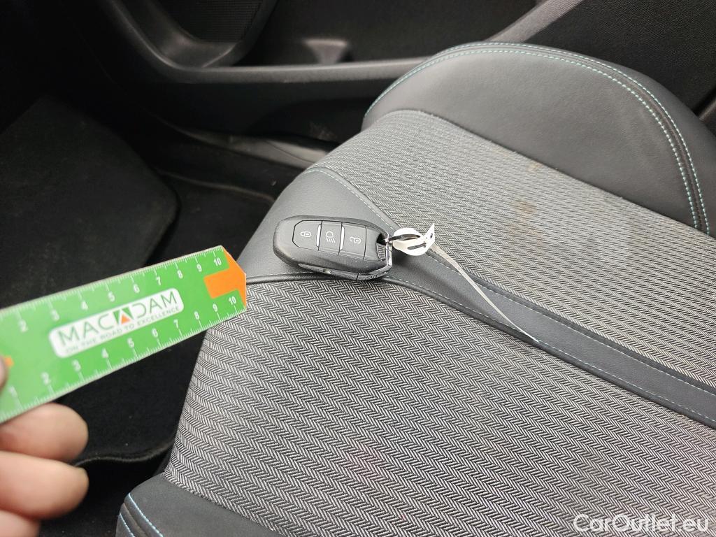  Peugeot  3008 PEUGEOT  / 2020 / 5P / todoterreno 1.5 BlueHDi 96kW (130CV) S&S Allure EAT8 #3