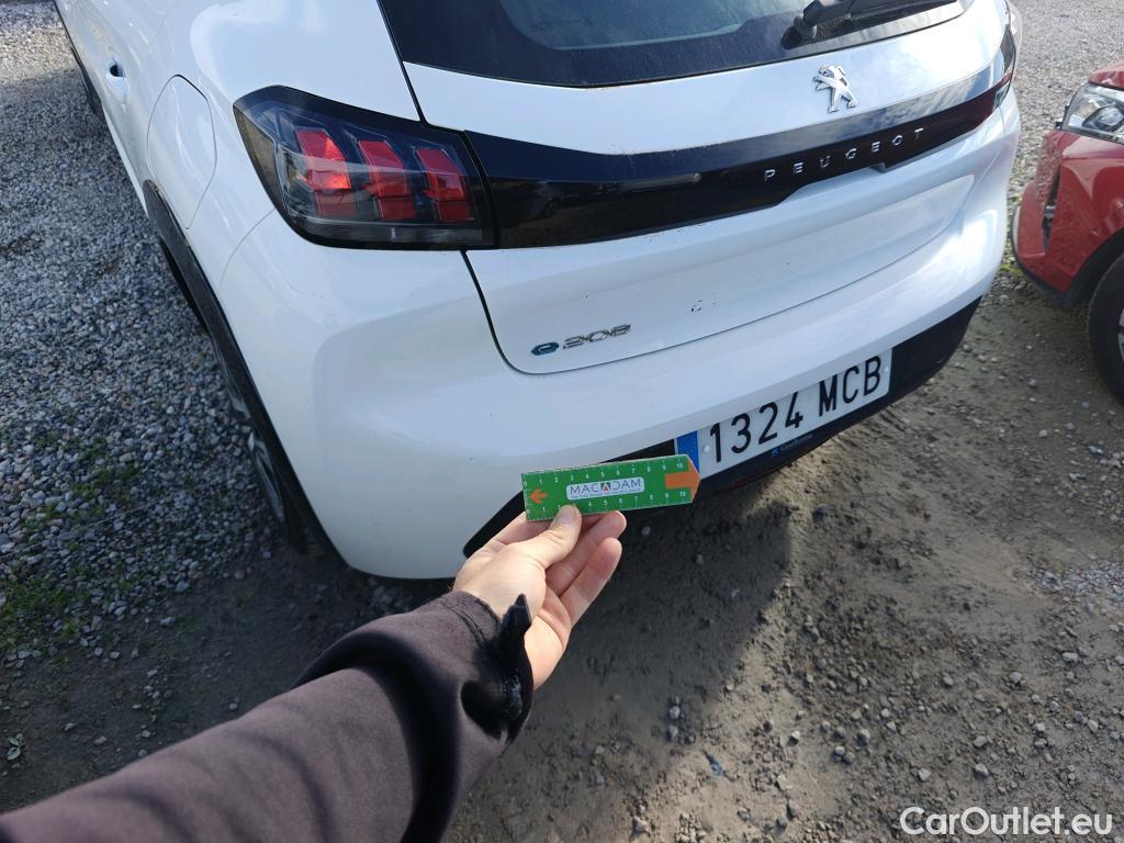  Peugeot  208 PEUGEOT e- / 2019 / 5P / berlina con portón Eléctrico Active #39