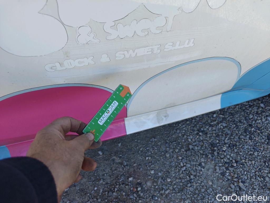  Toyota  Yaris TOYOTA  / 2020 / 5P / berlina con portón 1.5 120H Business Plus #17