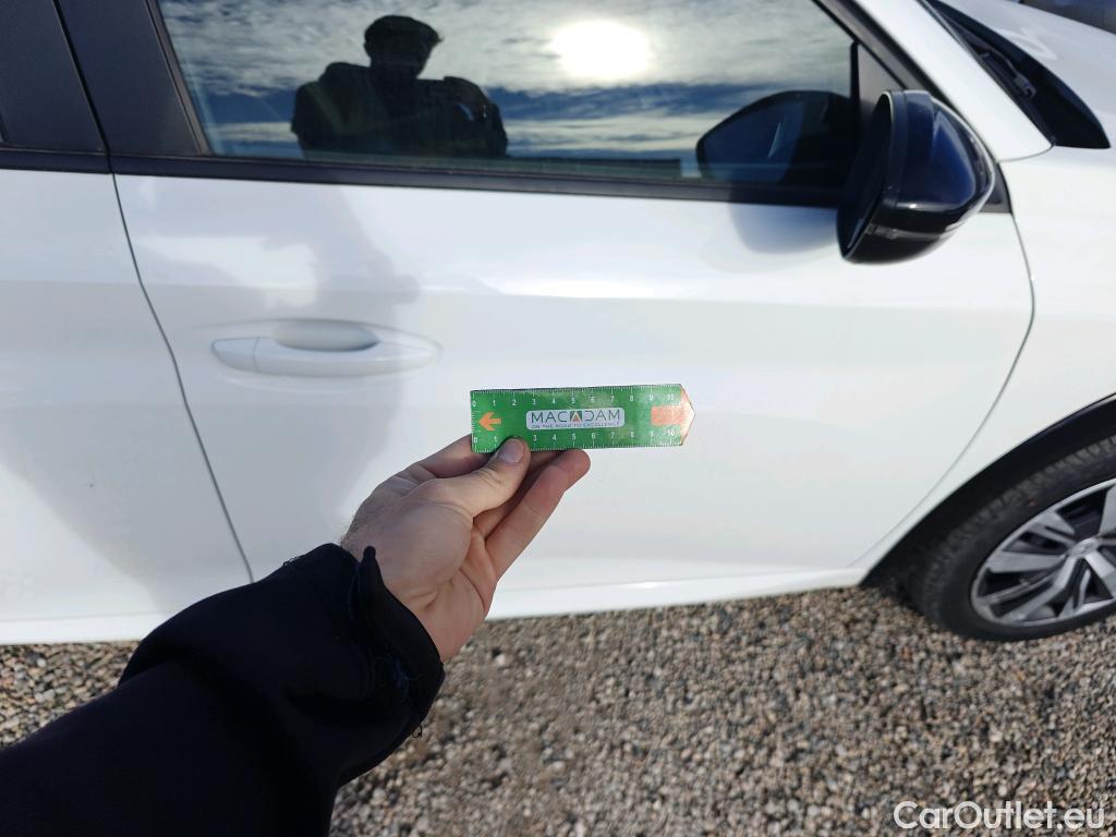  Peugeot  208 PEUGEOT e- / 2019 / 5P / berlina con portón Eléctrico Active #21